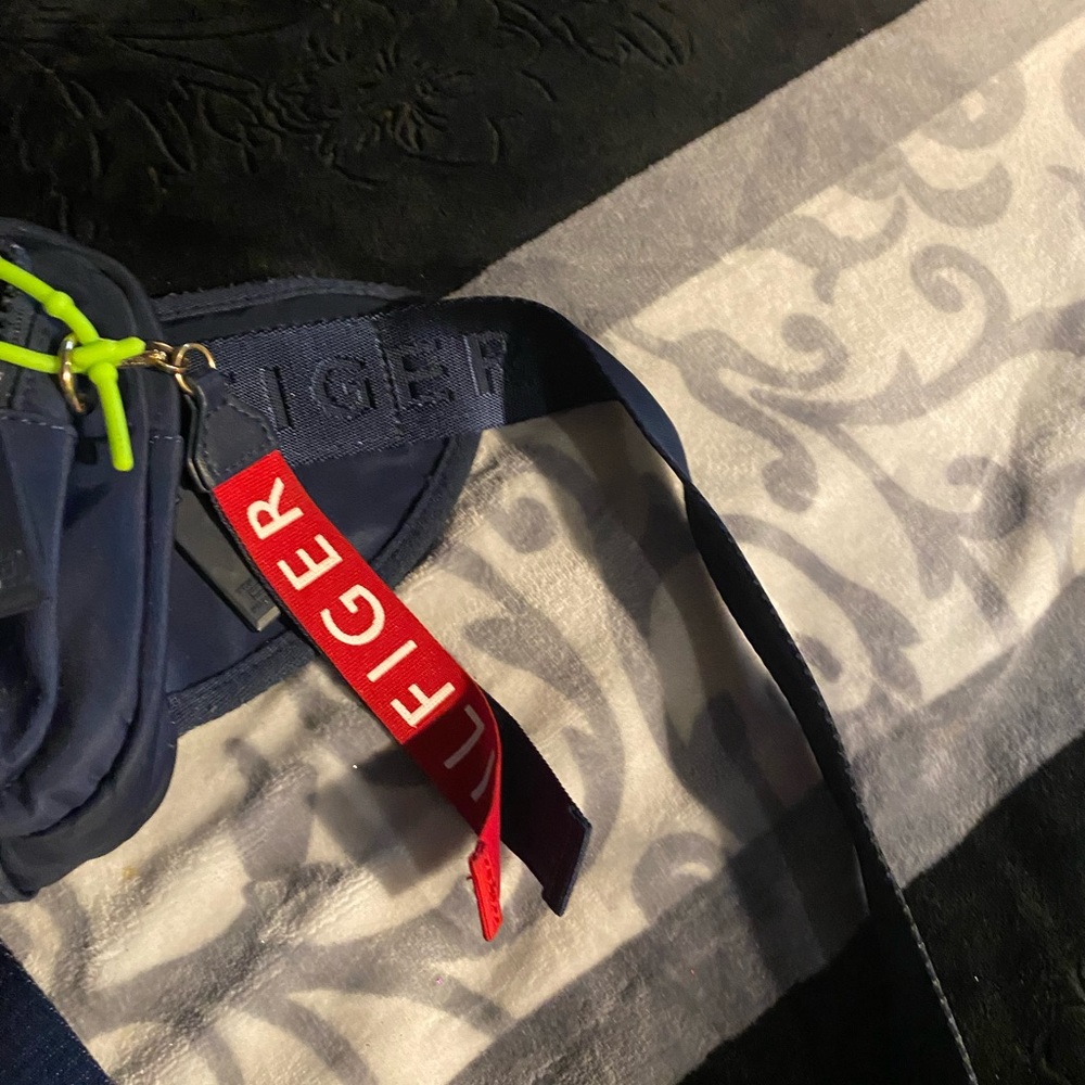 Tommy Hilfiger waist bag ( this is what I call it)😁